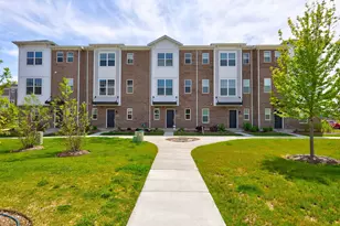 1078 Bogart St, Des Plaines, IL 60018 - Photo 1