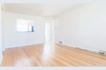 4240 W Nelson Street #2, Chicago, IL 60641 - Photo 2