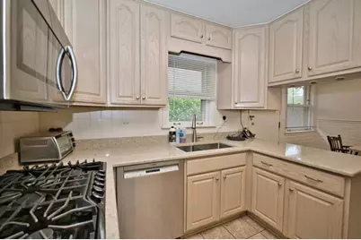 4351 W Chase Avenue, Lincolnwood, IL 60712 - Photo 14