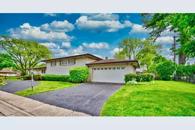 4351 W Chase Avenue, Lincolnwood, IL 60712 - Photo 2