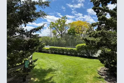 718 Cobblestone Circle #C, Glenview, IL 60025 - Photo 8
