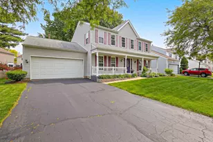 830 Hawk Ln, Carol Stream, IL 60188 - Photo 2