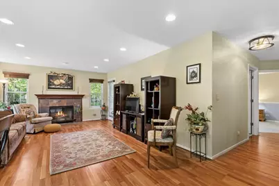 1230 S Wellington Court, Buffalo Grove, IL 60089 - Photo 4