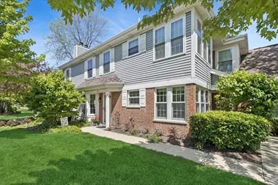 1230 S Wellington Court, Buffalo Grove, IL 60089 - Photo 1