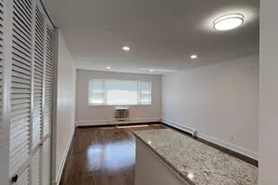 2401 W Balmoral Ave, Chicago, IL 60625 - Photo 6