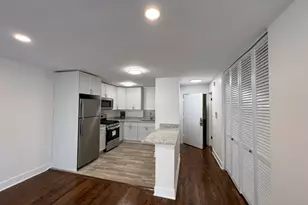 2401 W Balmoral Ave, Chicago, IL 60625 - Photo 10