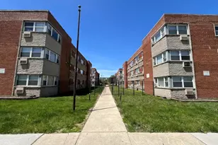 2401 W Balmoral Ave, Chicago, IL 60625 - Photo 14