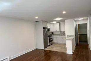 2401 W Balmoral Ave, Chicago, IL 60625 - Photo 8