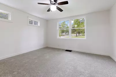 418 Adams Street, Rockford, IL 61107 - Photo 4