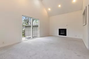 418 Adams St, Rockford, IL 61107 - Photo 2