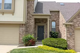 233 Lorraine Cir, Bloomingdale, IL 60108 - Photo 2