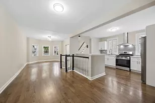 909 N Lockwood Ave, Chicago, IL 60651 - Photo 12