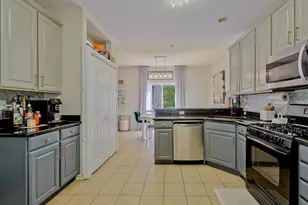 6051 Canterbury Ln, Hoffman Estates, IL 60192 - Photo 12