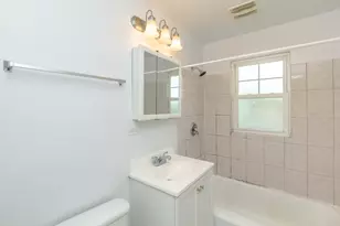 4258 W Nelson St, Chicago, IL 60641 - Photo 6