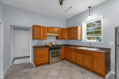 2243 S Sawyer Avenue, Chicago, IL 60623 - Photo 18