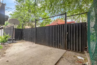 2243 S Sawyer Avenue, Chicago, IL 60623 - Photo 58