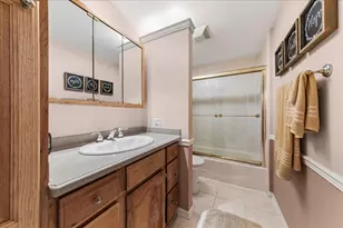 2244 Country Knoll Ln, Elgin, IL 60123 - Photo 16