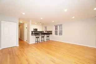 1103 N Crosby St, Chicago, IL 60610 - Photo 2