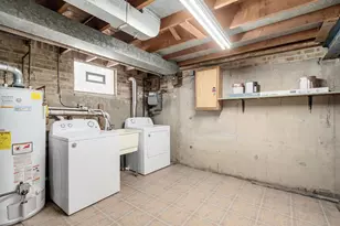 7516 N California Ave, Chicago, IL 60645 - Photo 18