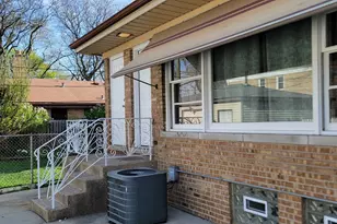 7516 N California Ave, Chicago, IL 60645 - Photo 20