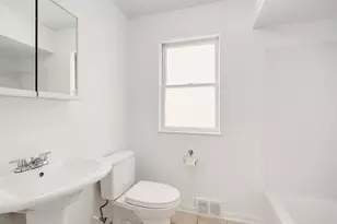 7516 N California Ave, Chicago, IL 60645 - Photo 10