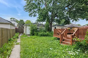 5325 W Berteau Ave, Chicago, IL 60641 - Photo 20