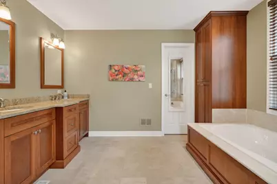 155 Southfield Drive, Vernon Hills, IL 60061 - Photo 18