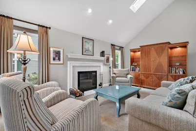 155 Southfield Drive, Vernon Hills, IL 60061 - Photo 2