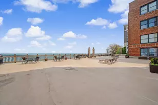 1200 W Sherwin Ave, Chicago, IL 60626 - Photo 48