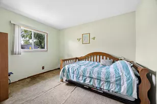 120 Olympic Dr, Bolingbrook, IL 60440 - Photo 8
