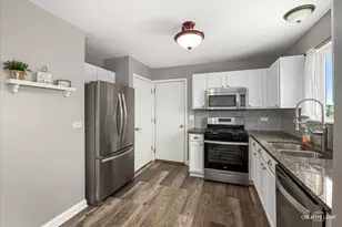 352 Coneflower Dr, Minooka, IL 60447 - Photo 10