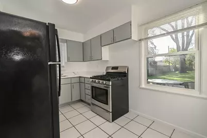 127 S Hawthorne Boulevard, Mundelein, IL 60060 - Photo 10