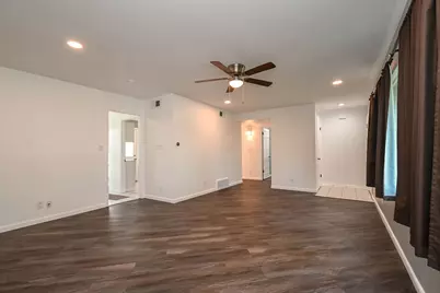 127 S Hawthorne Boulevard, Mundelein, IL 60060 - Photo 8