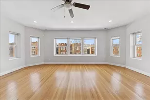 7515 S Essex Ave, Chicago, IL 60649 - Photo 2