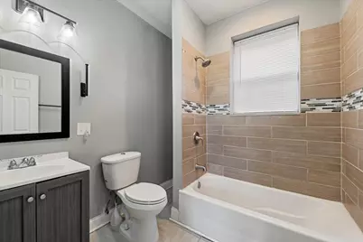 7515 S Essex Avenue, Chicago, IL 60649 - Photo 12