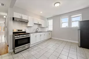 7515 S Essex Ave, Chicago, IL 60649 - Photo 10