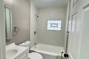 201 E 140th Pl, Dolton, IL 60419 - Photo 14