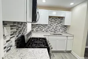 201 E 140th Pl, Dolton, IL 60419 - Photo 8