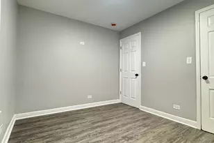 201 E 140th Pl, Dolton, IL 60419 - Photo 10