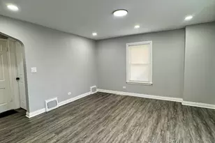 201 E 140th Pl, Dolton, IL 60419 - Photo 4