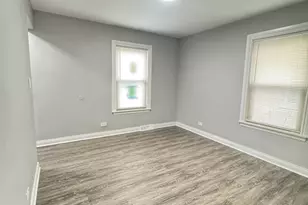 201 E 140th Pl, Dolton, IL 60419 - Photo 12
