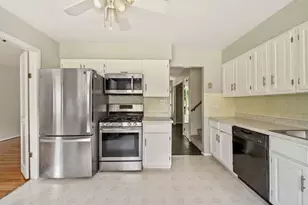 189 S Park Blvd, Glen Ellyn, IL 60137 - Photo 2