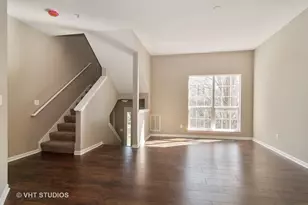 1325 Chestnut Ln, Yorkville, IL 60560 - Photo 2