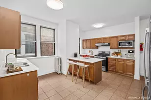 1347 E Hyde Park Blvd, Chicago, IL 60615 - Photo 12