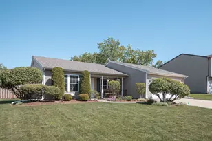 20533 S Graceland Ln, Frankfort, IL 60423 - Photo 2