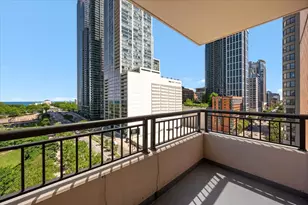 1160 S Michigan Ave, Chicago, IL 60605 - Photo 10