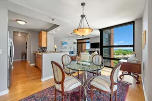 1160 S Michigan Ave, Chicago, IL 60605 - Photo 12