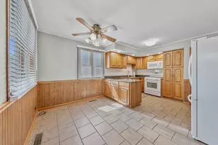 12912 W Playfield Dr, Crestwood, IL 60418 - Photo 6