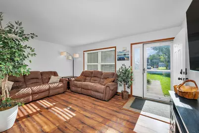 209 N Pine Street, Gardner, IL 60424 - Photo 6