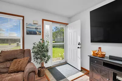 209 N Pine Street, Gardner, IL 60424 - Photo 4